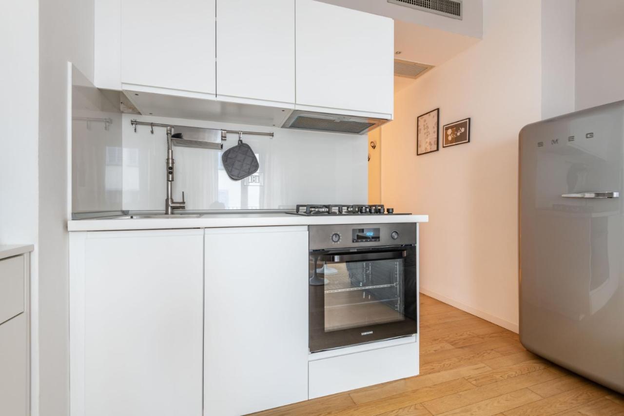 Easylife - Sofisticato Monolocale Con Terrazzino Nel Cuore Di Porta Venezia Milánó Kültér fotó