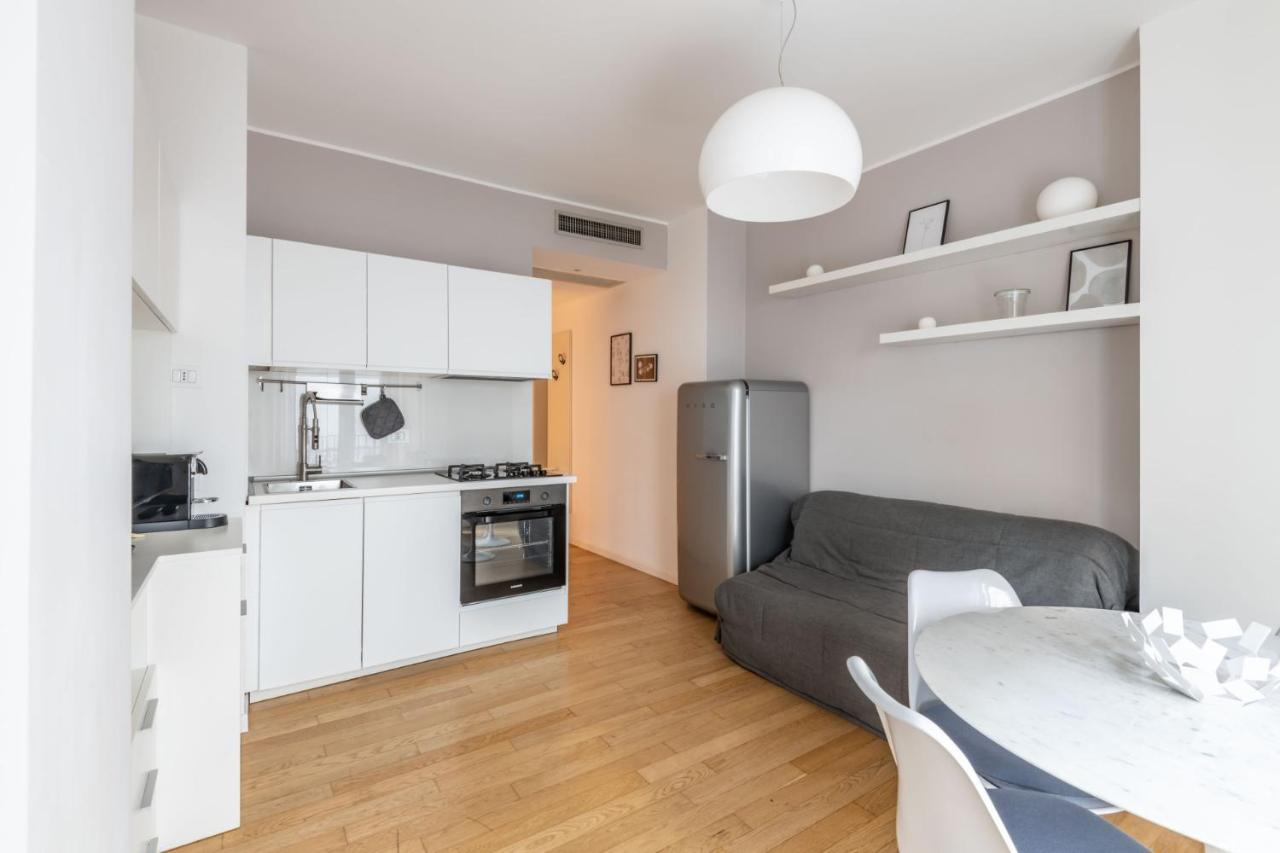 Easylife - Sofisticato Monolocale Con Terrazzino Nel Cuore Di Porta Venezia Milánó Kültér fotó